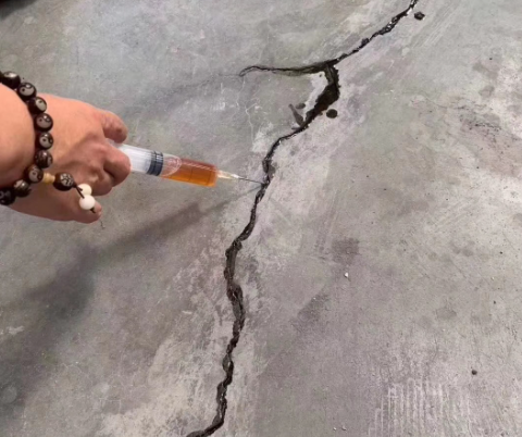 四子王混凝土裂缝修补技术详解​